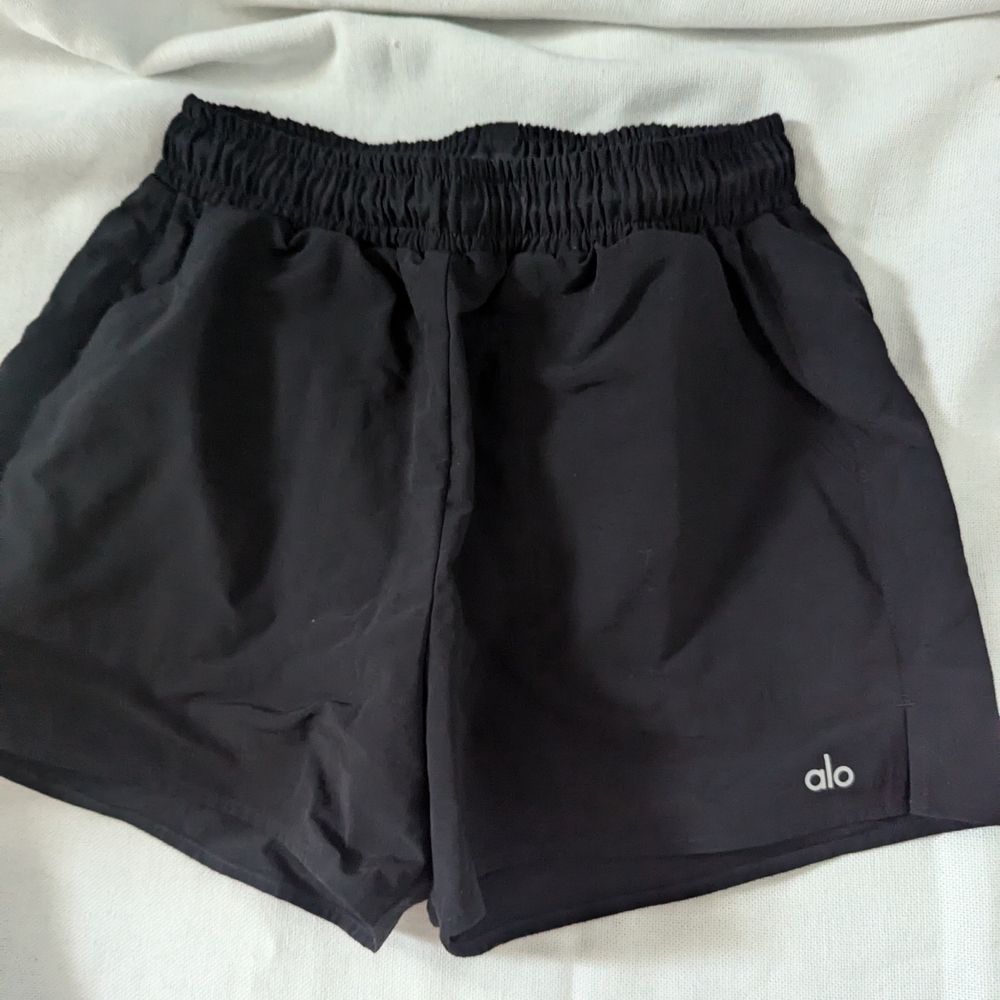 ALO Yoga Black Elastic Shorts